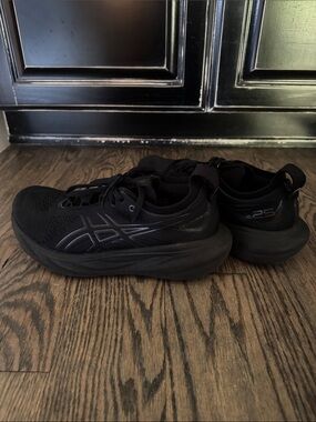 ASICS Gel Nimbus 25 triple black